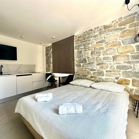 Damir Skomina Appartement *