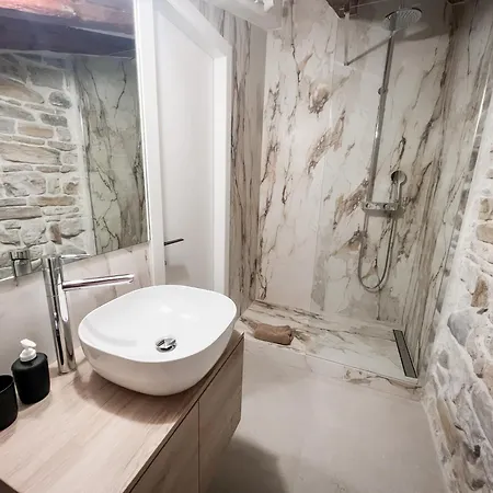 Damir Skomina Apartmán *