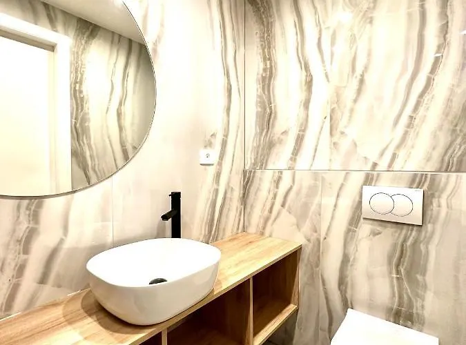 Damir Skomina Appartement *