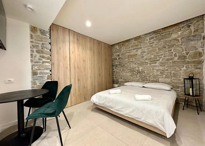 Damir Skomina Appartement *