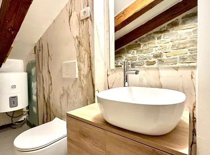 Damir Skomina Διαμέρισμα *